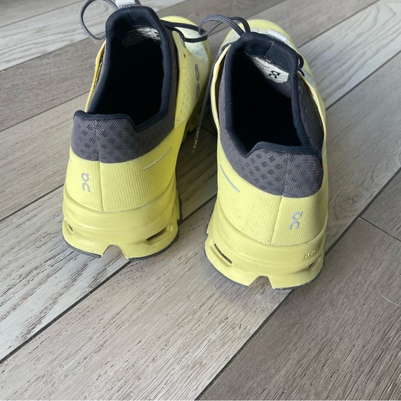 ON Running Green Sneakers - Picture 5 of 8